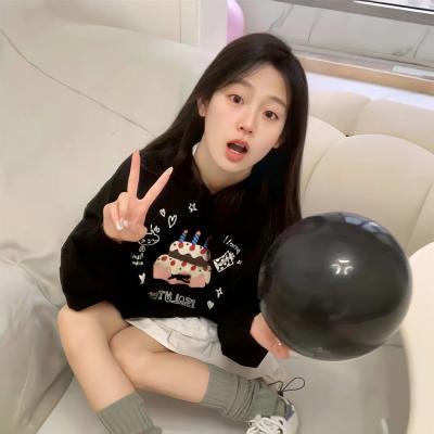 公寓里的两个女人